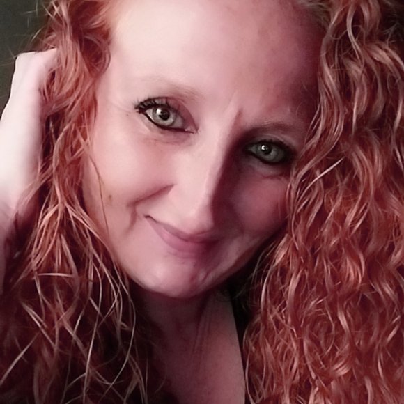 Meet your Posher, Crystal - Picture 1 of 5